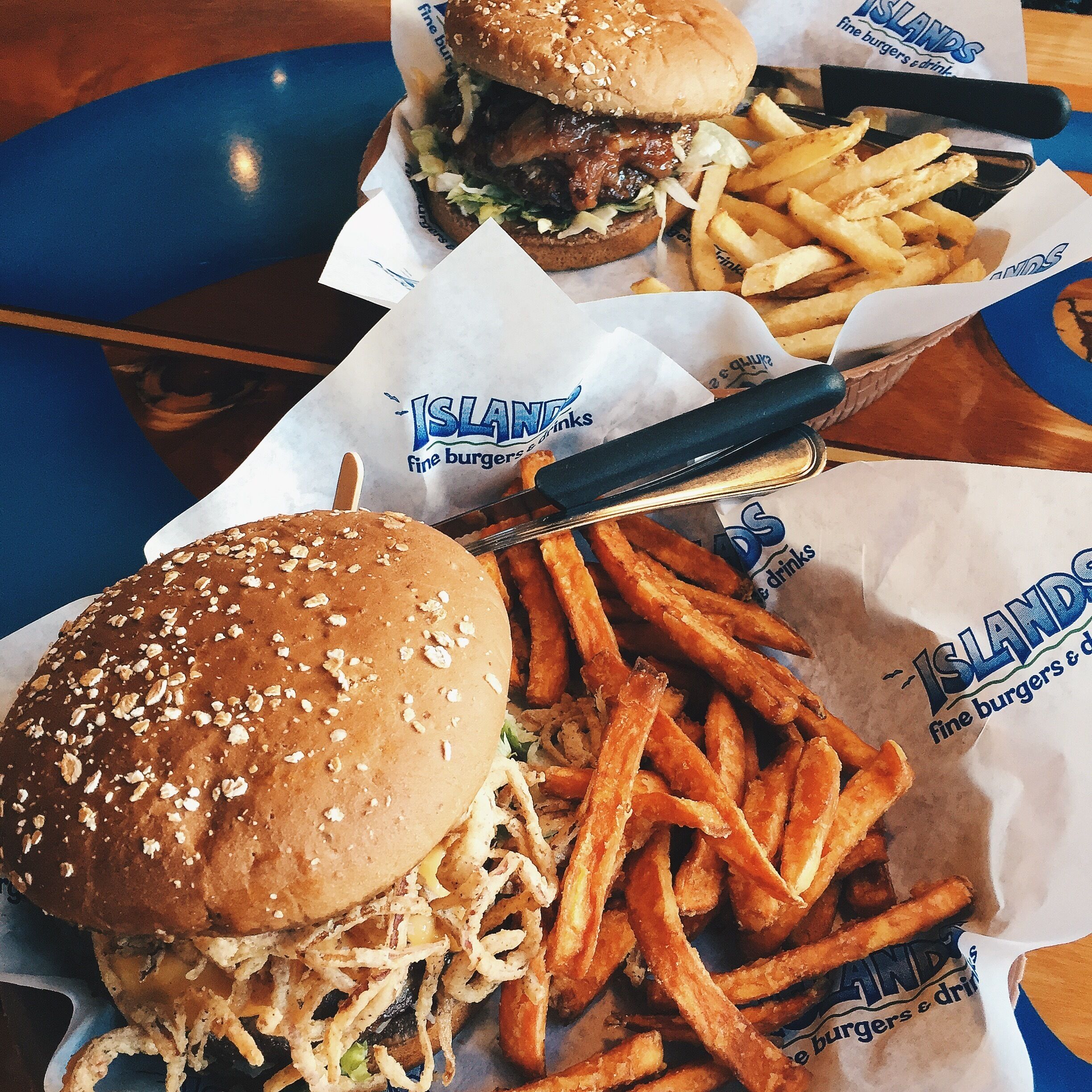 
This burger and sweet potatoes fries was very delicious!
#LosAngeles #US #burger #fries #food #lunch

Taken at August 27th, 2015.