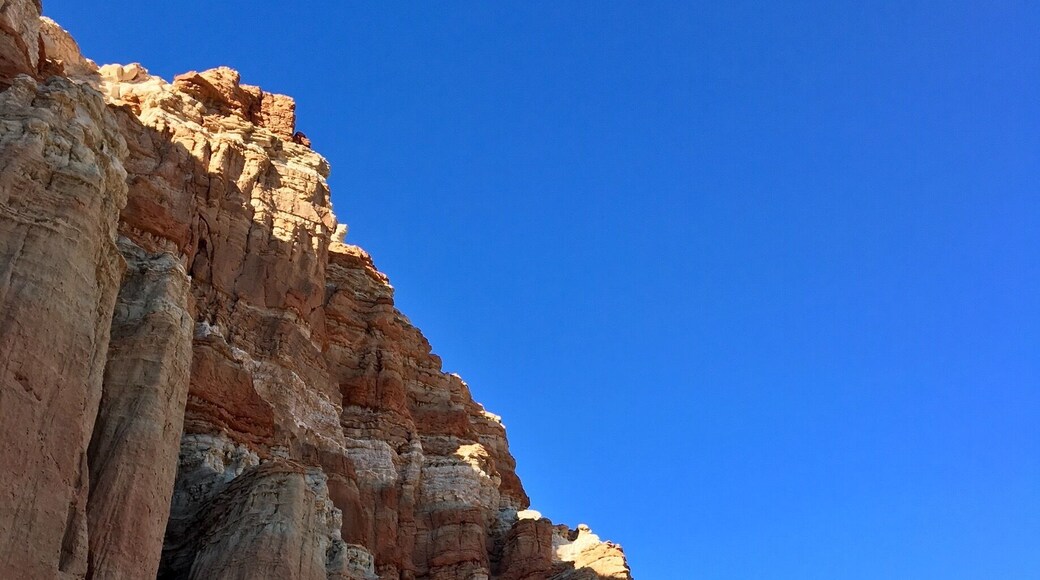 One of the best moments I ever had, I share this hike with my daughter and I'm making of her an Adventurous Girl, I want her to learn about the beauty of our Planet, easy hike for your family bring them to this place.