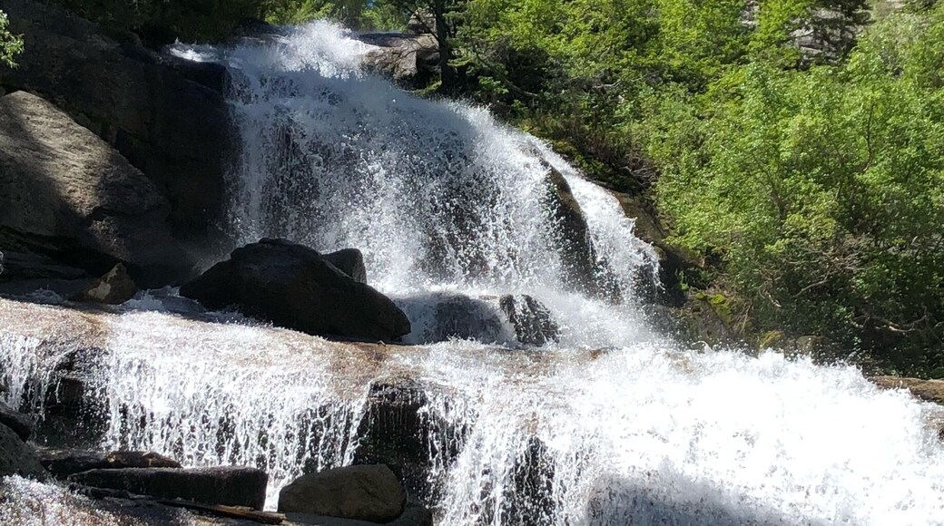 Waterfall at Whitney porthole lone pine can!