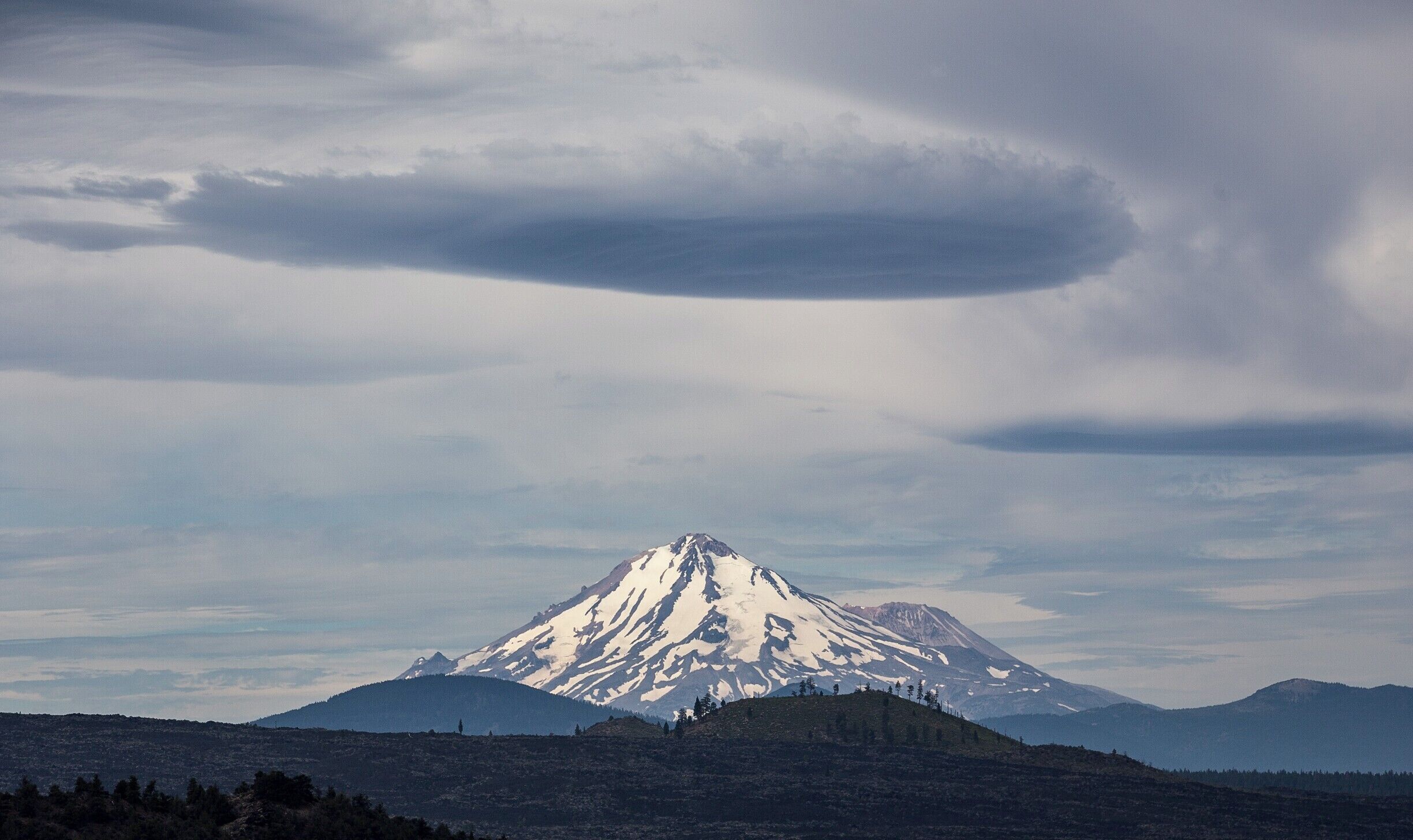 Giant light blue lenticular cloud over Mt Shasta. Taken from Schonchin Butte Lookout in Lava Bed National Park.

#lifeatexpedia