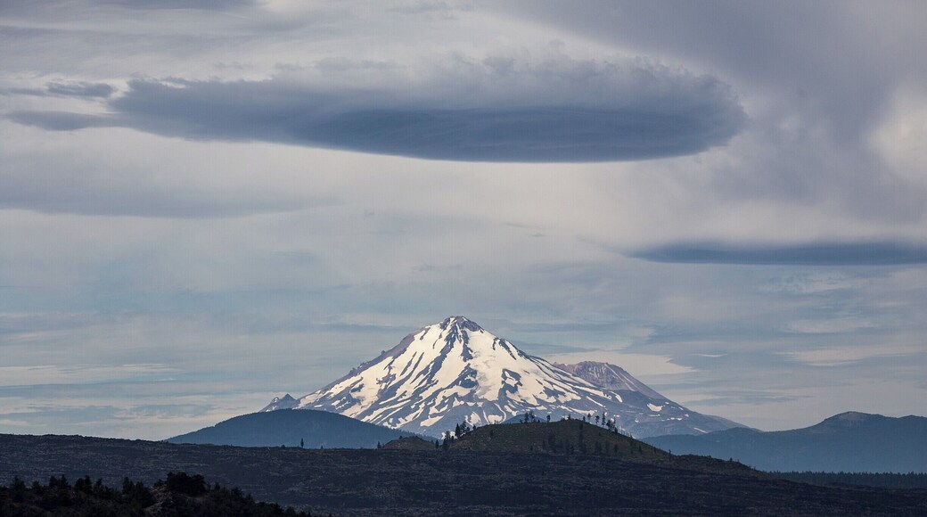 Giant light blue lenticular cloud over Mt Shasta. Taken from Schonchin Butte Lookout in Lava Bed National Park.
#lifeatexpedia