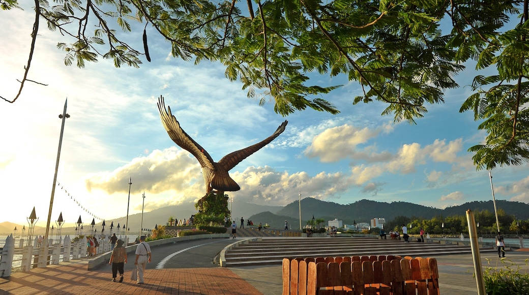 Langkawi featuring a sunset, a monument and street scenes