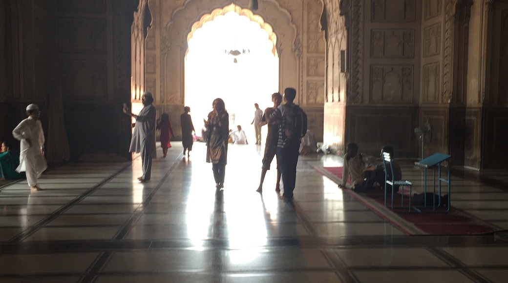 มัสยิด Badshahi