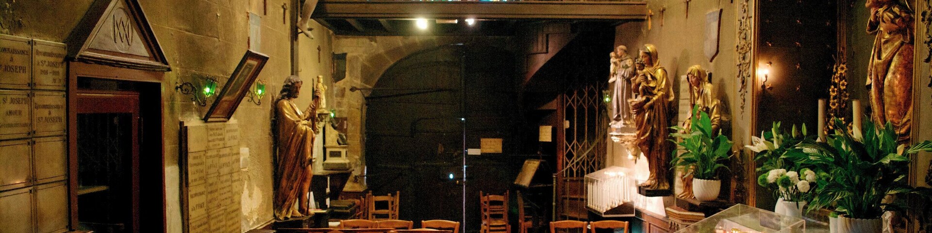 The tiniest church I've ever seen. And in the historic butcher's quarter in Limoges.