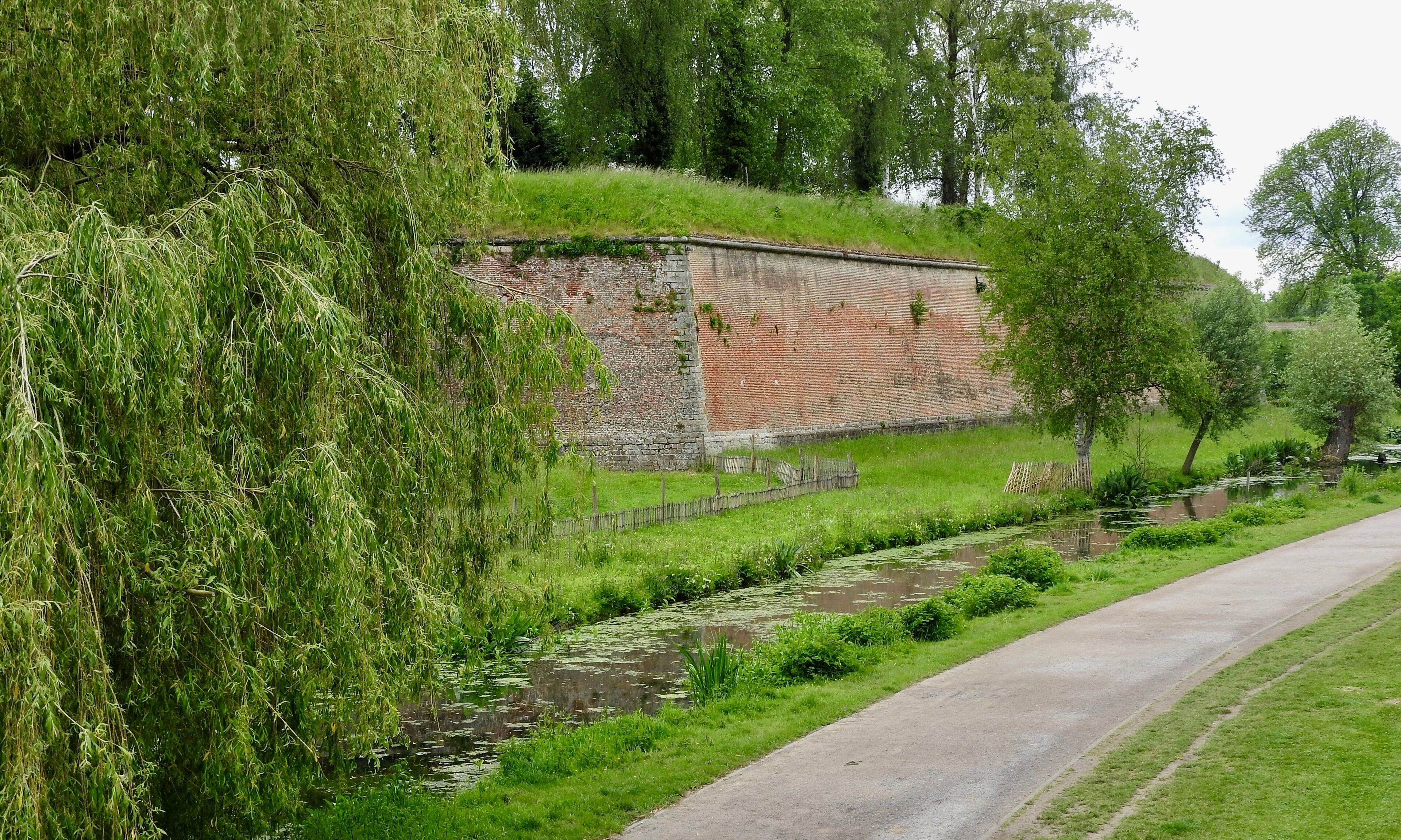 The Citadel of Lille (French: Citadelle de Lille; Dutch: Citadel van Rijsel) is a pentagonal citadel of the city wall of Lille, in France. It was built between 1667-1670. (Wiki)

#TroveOnTuesday