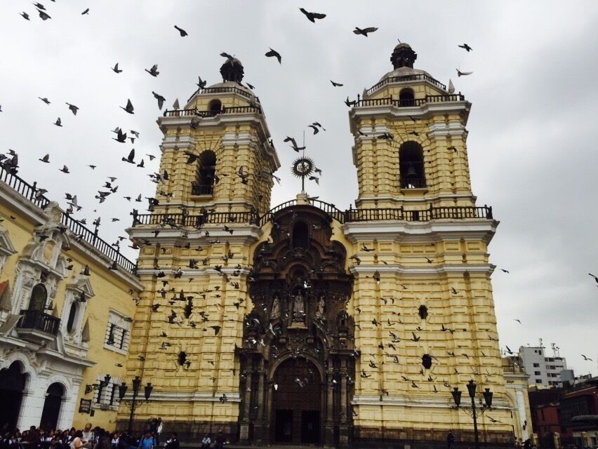 The stunning facade of the Monasterio de San Francisco.  This fabled church contains an impressive colonial era library and an underground catacombs containing thousands of skulls and bones and a crucifix made from an ivory in Manila during the Manila-Acapulco galleon trade. 