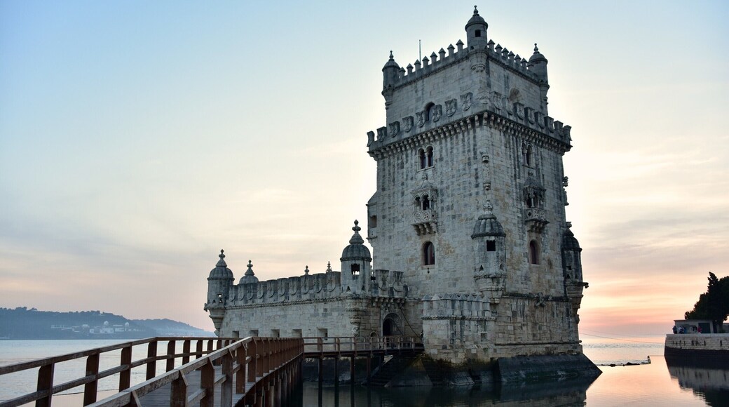 Sunset at the Belém Tower in november.