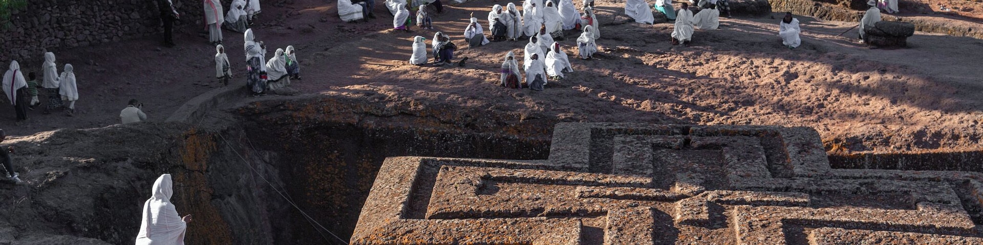 I arrived to Lalibela, Ethiopia, during the Timkat celebration, a few days ago.
I knew that I have to reach Bete Giyorgis early in the morning, in order to take good pictures of the amazing rock-hewn monolithic church.
#History
