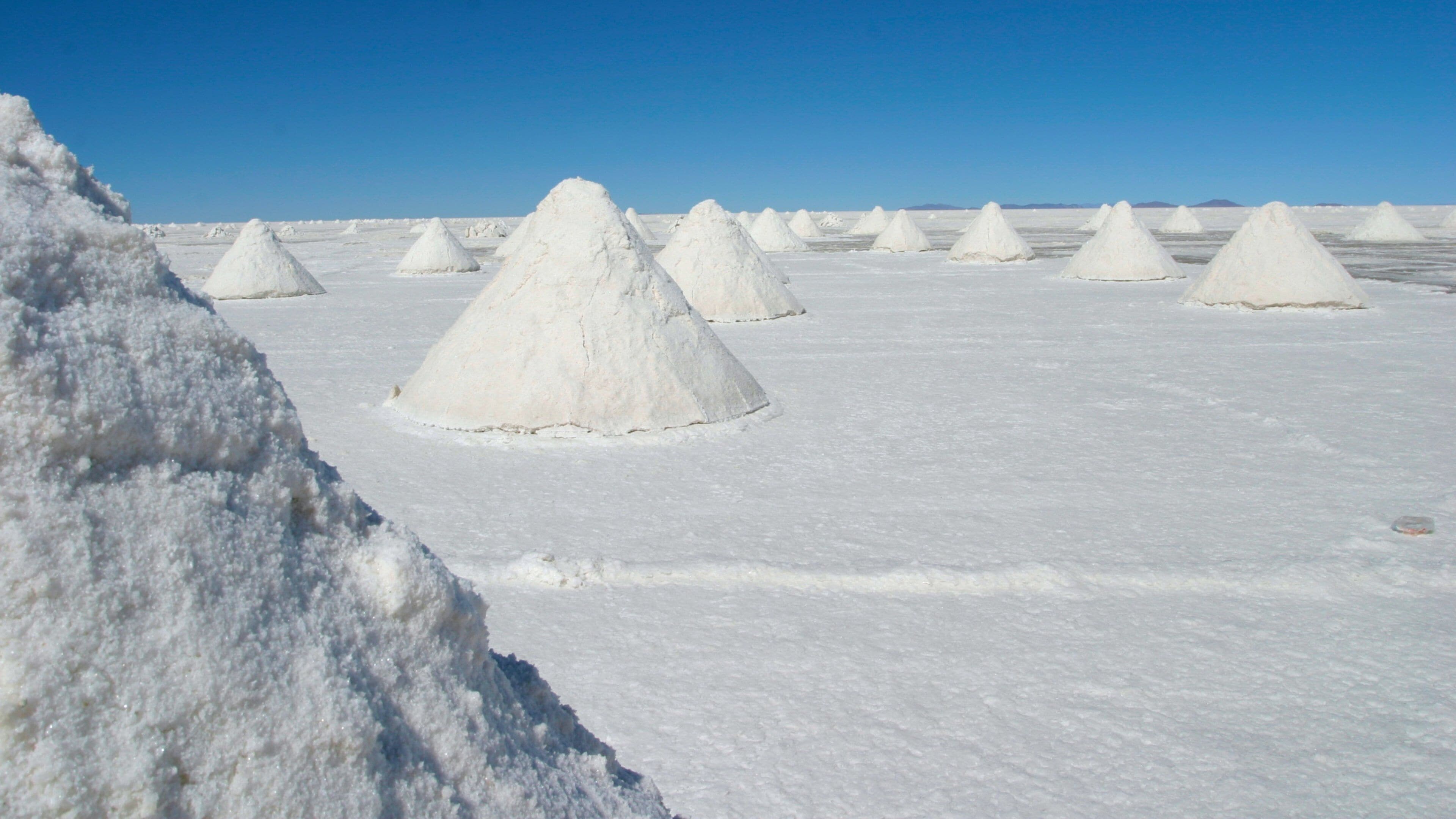 Salar de Uyuni ofreciendo un lago o abrevadero
