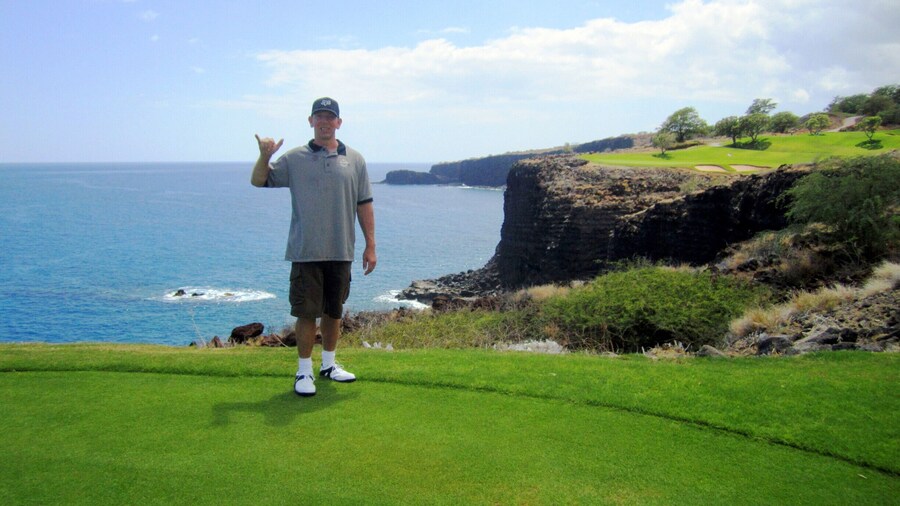 This is the famous golf hole 12 at Manele where Mr. Gates married, of course. It overlooks the blue Pacific Ocean. If you are lucky you can spot humpback whales and dolphins passing by.