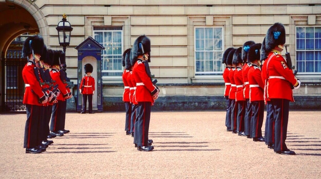 ...changing of the guards at Buckingham Palace