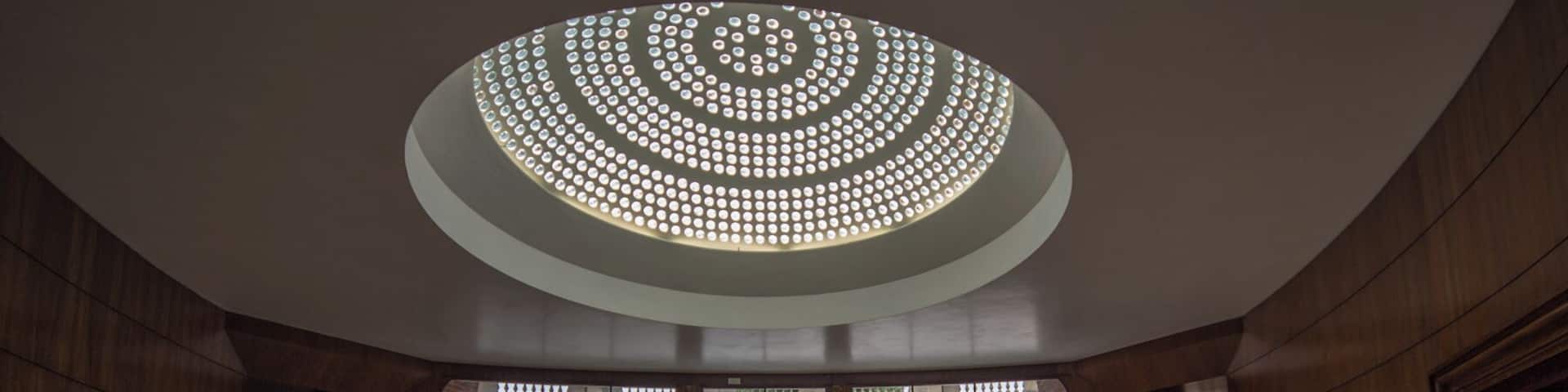 Foyer Eltham Palace
Once a Medieval Palace and then a Tudor one ,with a rich Royal history stretching back to William the Conquerer.
It was left to nature and neglect, until Stephen and Virginia Courtald, the textile magnates. constructed an Art Deco mansion,amongst the ghosts, in 1933..
The combination of Art Deco, which is fused with the Medieval, marrying the modern to a 13th Century Great hall, is unique in the world. #Culture #History