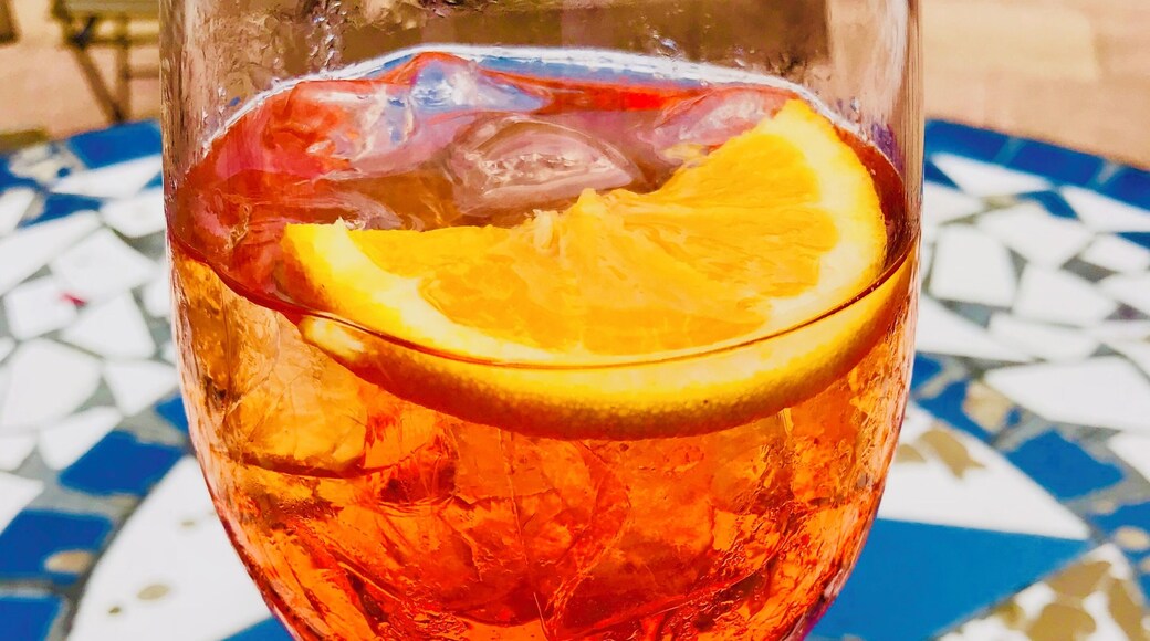 Cheers !
Spritz Aperol...at the Captain Cook, Hammersmith-Fulham, London sw6