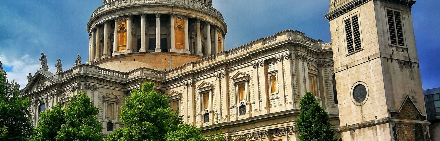 St Paul's Cathedral.
Been there so many times and I am always impressed by this place. Garden, architecture... Amazing ❤️