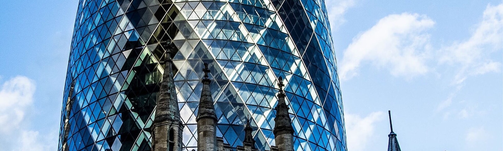 Such an iconic building in London. An exciting place to take photos 😃