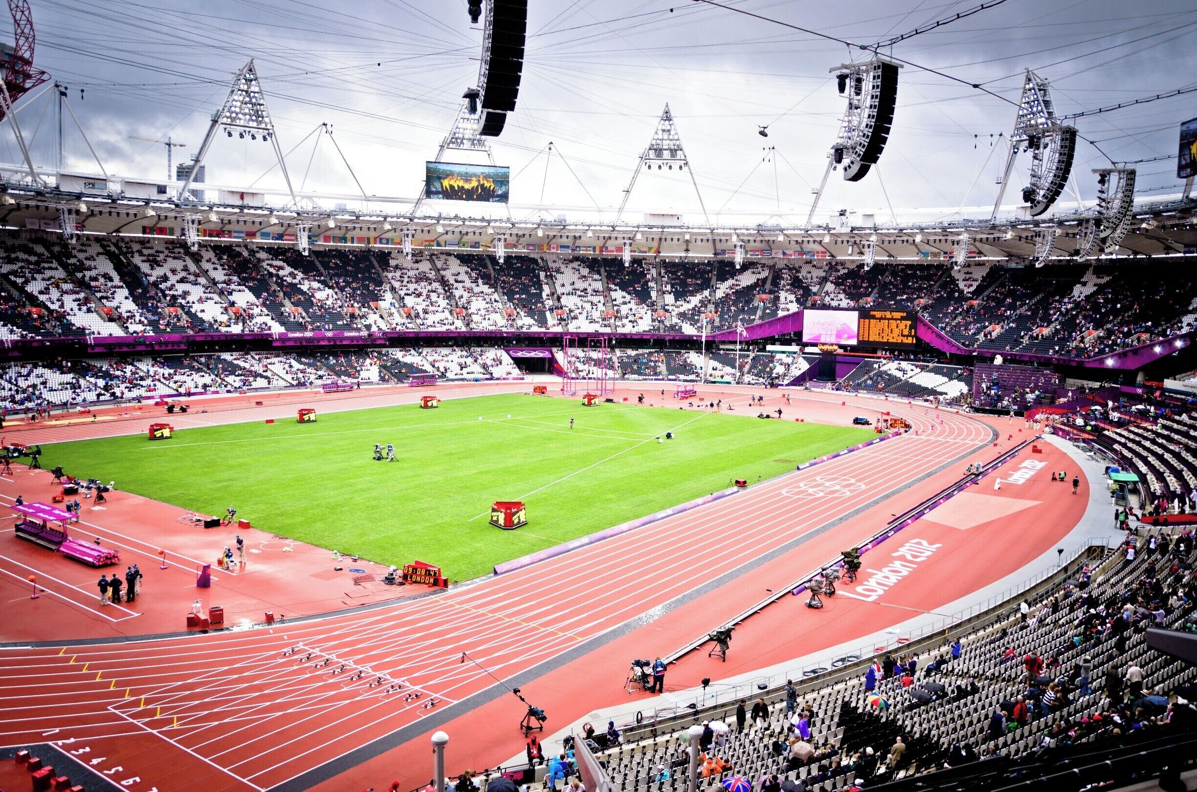 The Olympic Stadium, now London Stadium and home of West Ham United FC, was the track and field venue and the site for the opening and closing ceremonies at the London 2012 Olympic Games. #StunningStructures #lifeatexpedia #culture #hisotry