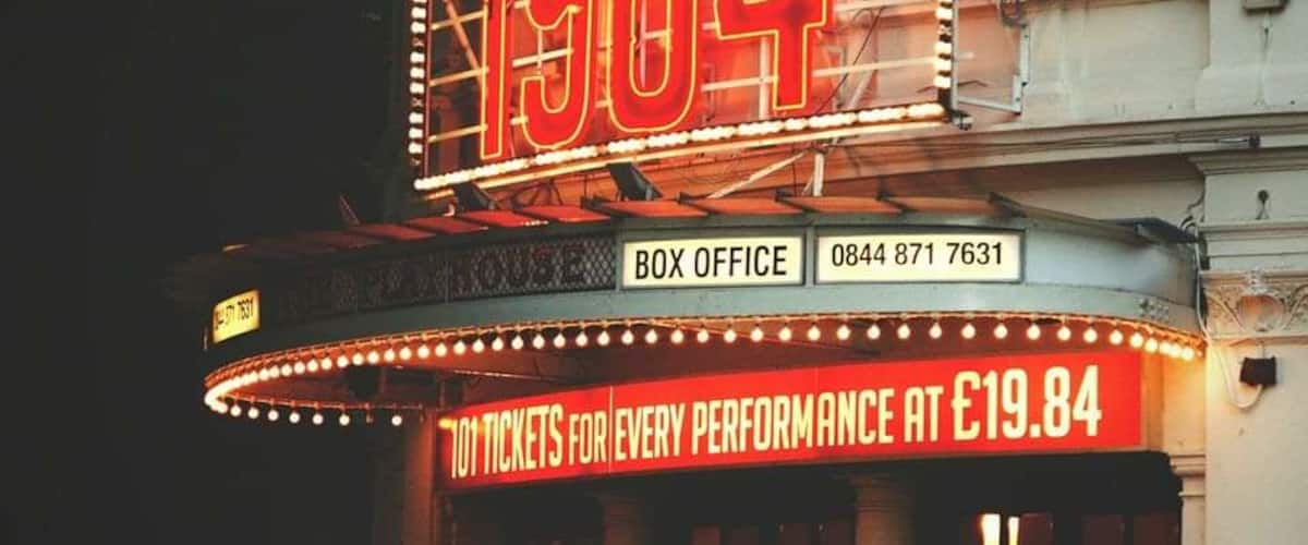 The lights, the people. THE picture.