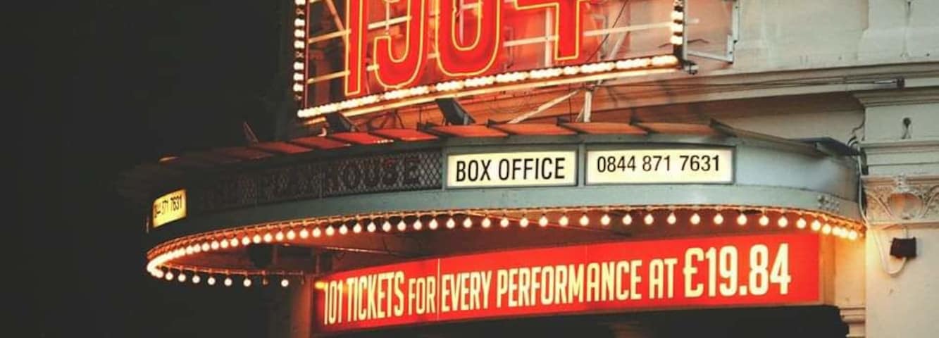 The lights, the people. THE picture.