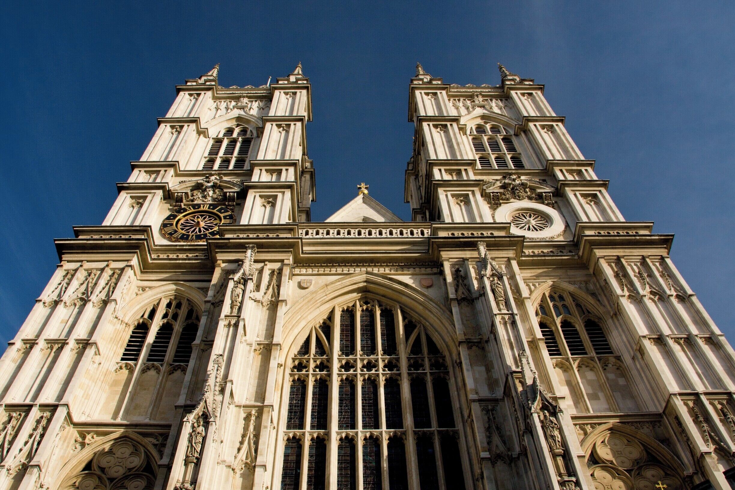Westminster Abbey is one of the most well-known churches in England. It is notable as being the traditional place of coronation and burial site for English monarchs. The abbey cloisters contain the burial locations of many well-known Britons, including Geoffrey Chaucer, Charles Dickens, Rudyard Kipling, Alfred Tennyson, Isaac Newton, Charles Darwin, David Livingstone, and William Wilberforce.

Photography is not allowed inside the abbey. Pictures are allowed outside the building, in the cloisters and the College Garden.

#architecture