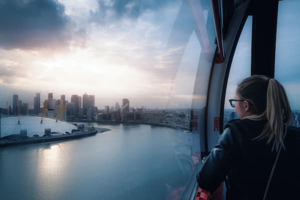 If you want to get up high and take in the sights of London's Canary Wharf business district and beyond, one way to get it done is to take the Emirate Cable Car from North Greenwich or the Royal Docks.
It has faced a fair amount of criticism and it's utility has also been questioned but one thing is for sure, the views are superb!