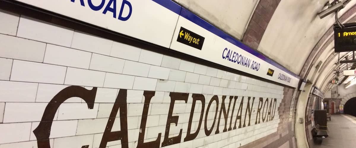 The old tiling is still to be seen on many of the Piccadilly Line stations where TFL haven't vandalised them with the cheap rubbish they have put on the walls at other stations, like Finsbury Park!!!