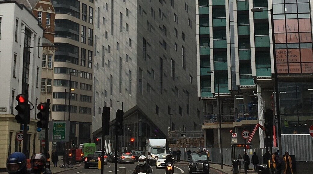 I love this building for it's perspective and eye-trickery.
#Perspectives #urbanjungle #lifeatexpedia