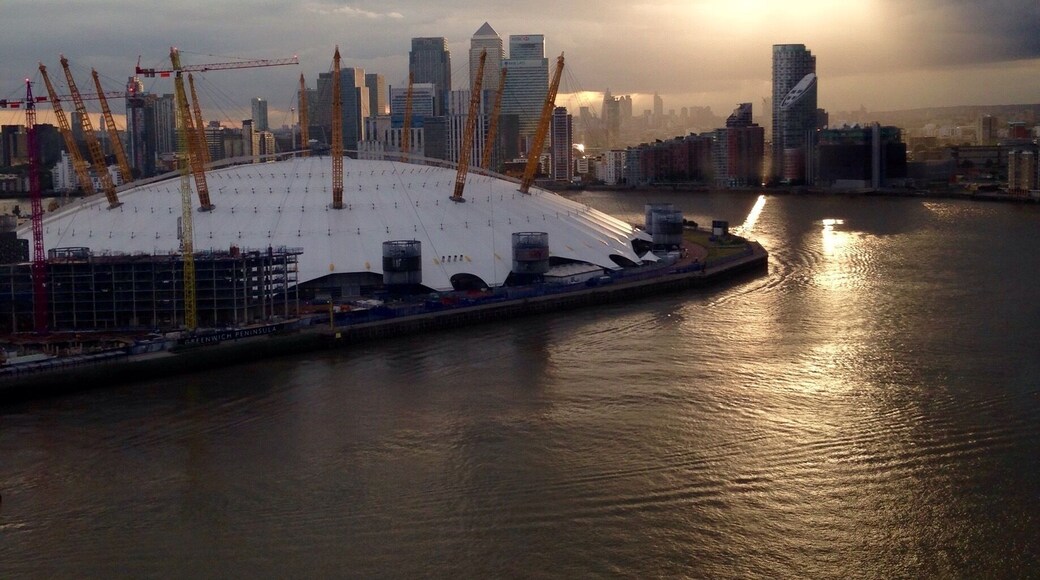 Cable car over the Thames