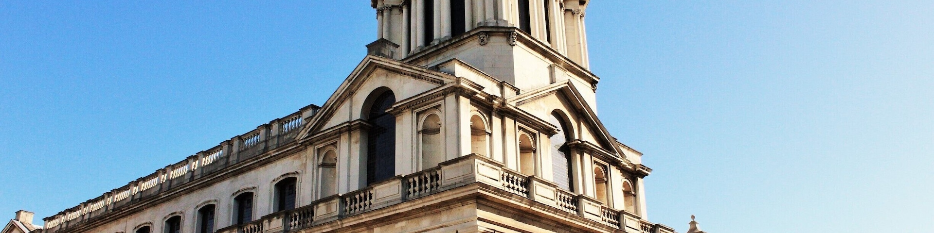 Seeped in History is Greenwich at the outskirts of London.
Majestic and stunning architecture of Old Royal Naval College at Greenwich. Worth a visit.