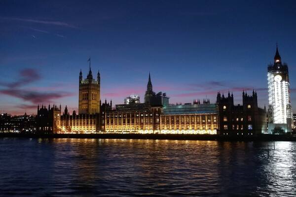 On the bright side, they probably have the best view of the parliament.
#wewhotravel #lifeatexpedia #london #evening #england #uk