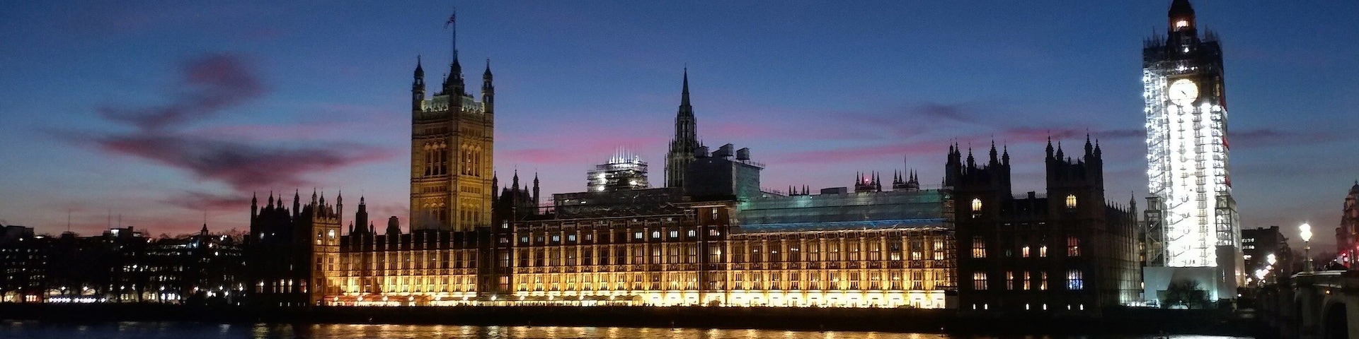 On the bright side, they probably have the best view of the parliament.
#wewhotravel #lifeatexpedia #london #evening #england #uk