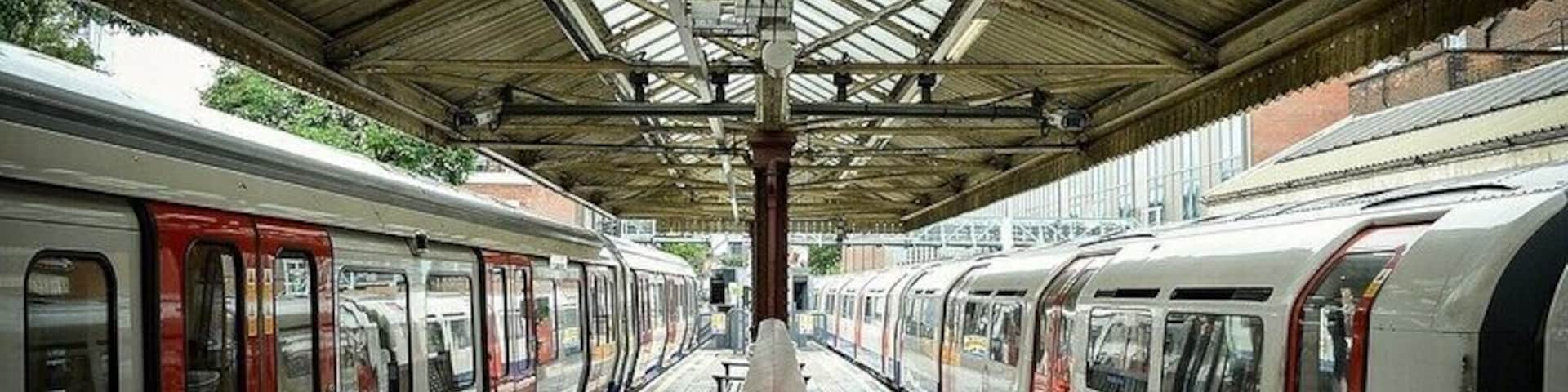 District and Piccadilly lines at Barons Court side by side