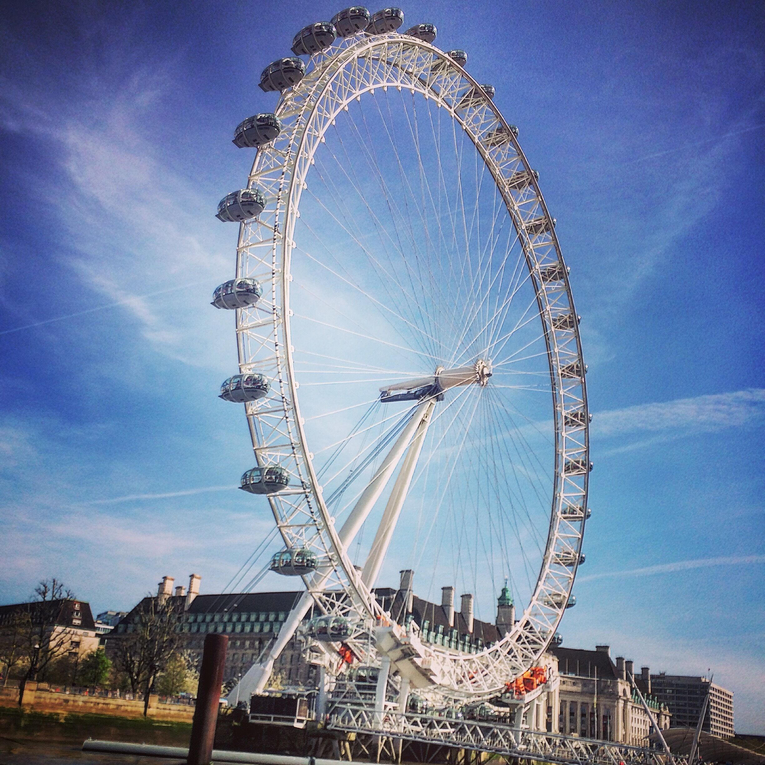 If you only do a few things in London this should be one. It affords an amazing view in all directions. What a stunning addition to the traditional cityscape. London has my heart.

#london #england