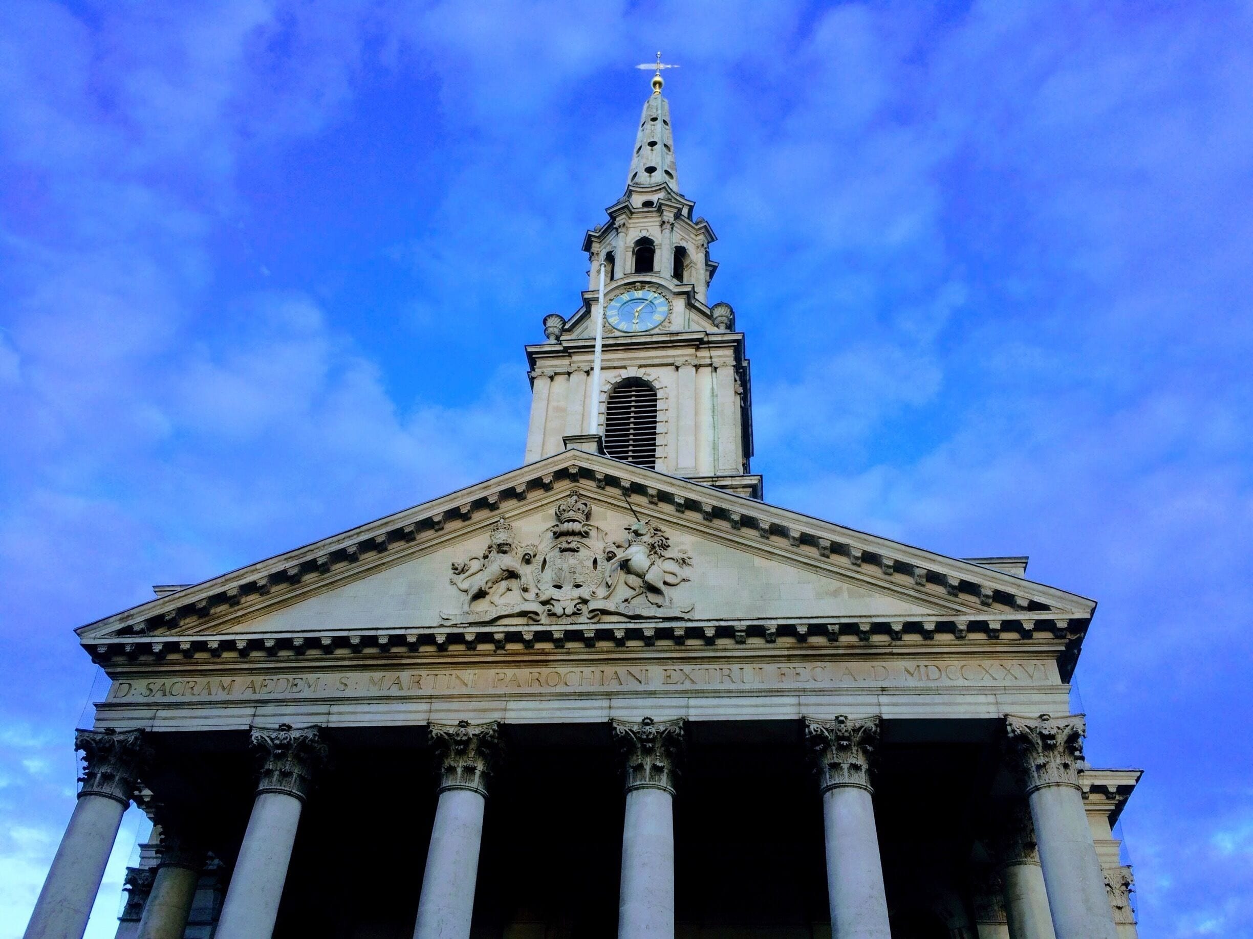 A stroll through Trafalgar Square