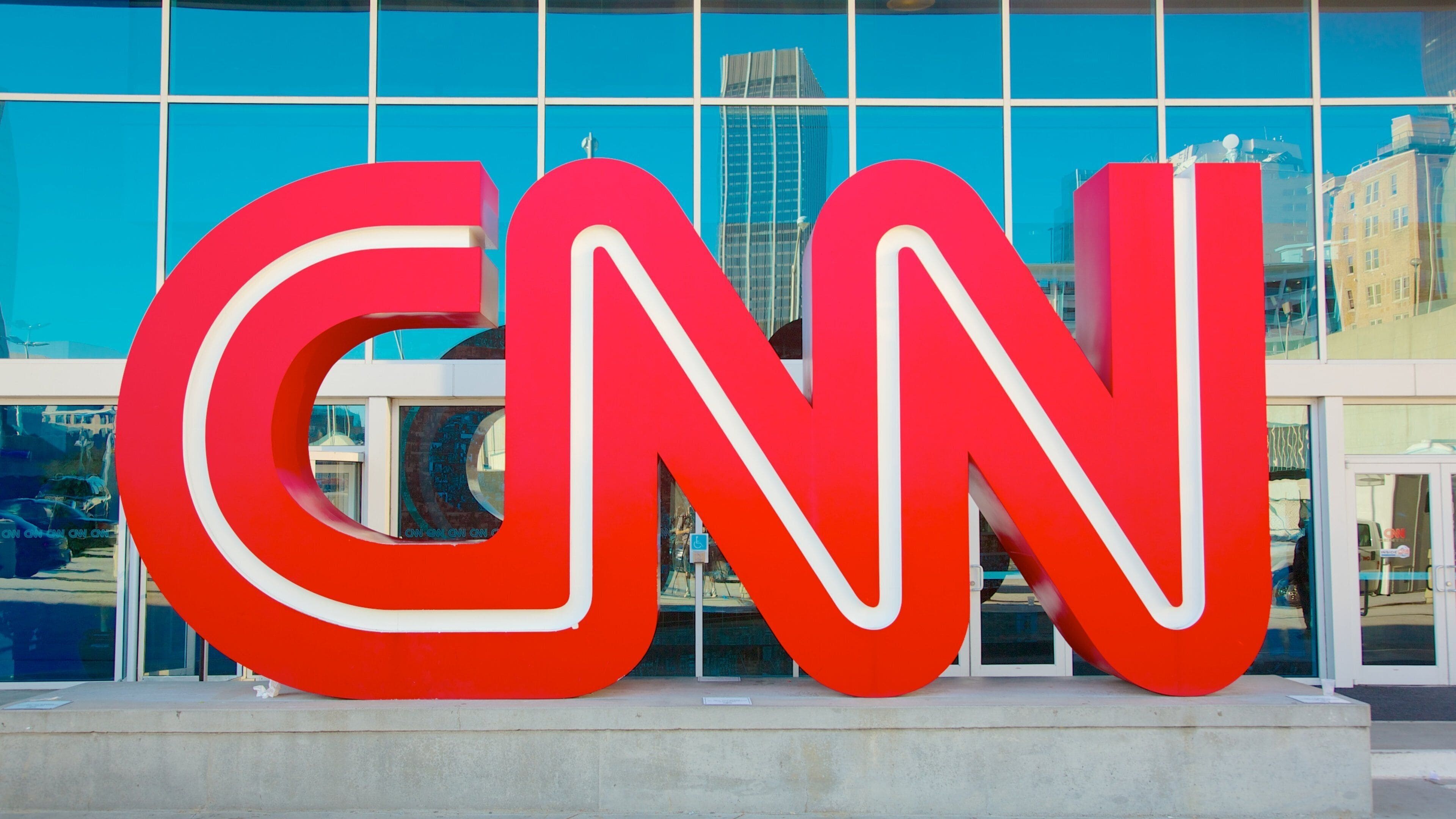 CNN Center qui includes ville, signalisation et quartier d\'affaires