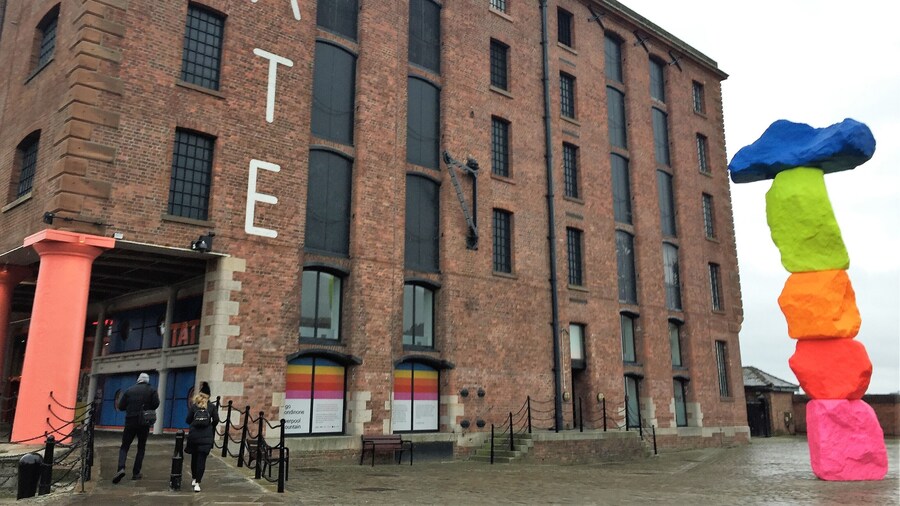 Ugo Rondinone - Liverpool Mountain
sculpture outside Tate Liverpool
12/1/19