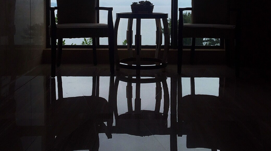 There is a mist on the lakeïŒand door bell rings not farïŒisland breeze is slinking through the unlocked windowïŒancient furnitures stand slientlyâŠâŠ DumbfoundedïŒ