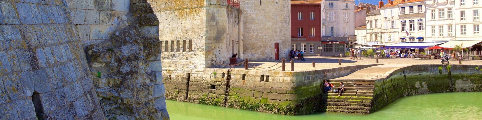 La Rochelle joka esittää perintökohteet ja rannikkokaupunki