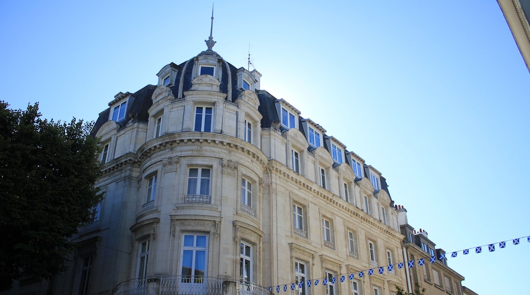 Immeuble du 22, cours de la Bôve à Lorient. Construit dans un style haussmannien à la fin du XIXè, il est protégé par la municipalité au titre de l’article L123-1-5 7 ° du Code de l’urbanisme