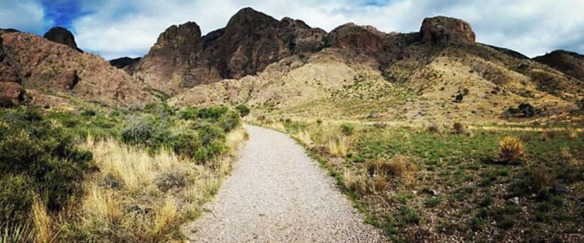 Just when you think you've seen everything...a new gorgeous panorama appears. Dripping Springs Trail, Organ Mountains National Monument near Las Cruces, New Mexico.
#UStravel
#NewMexico
#mountains
#gooutside
#hiking