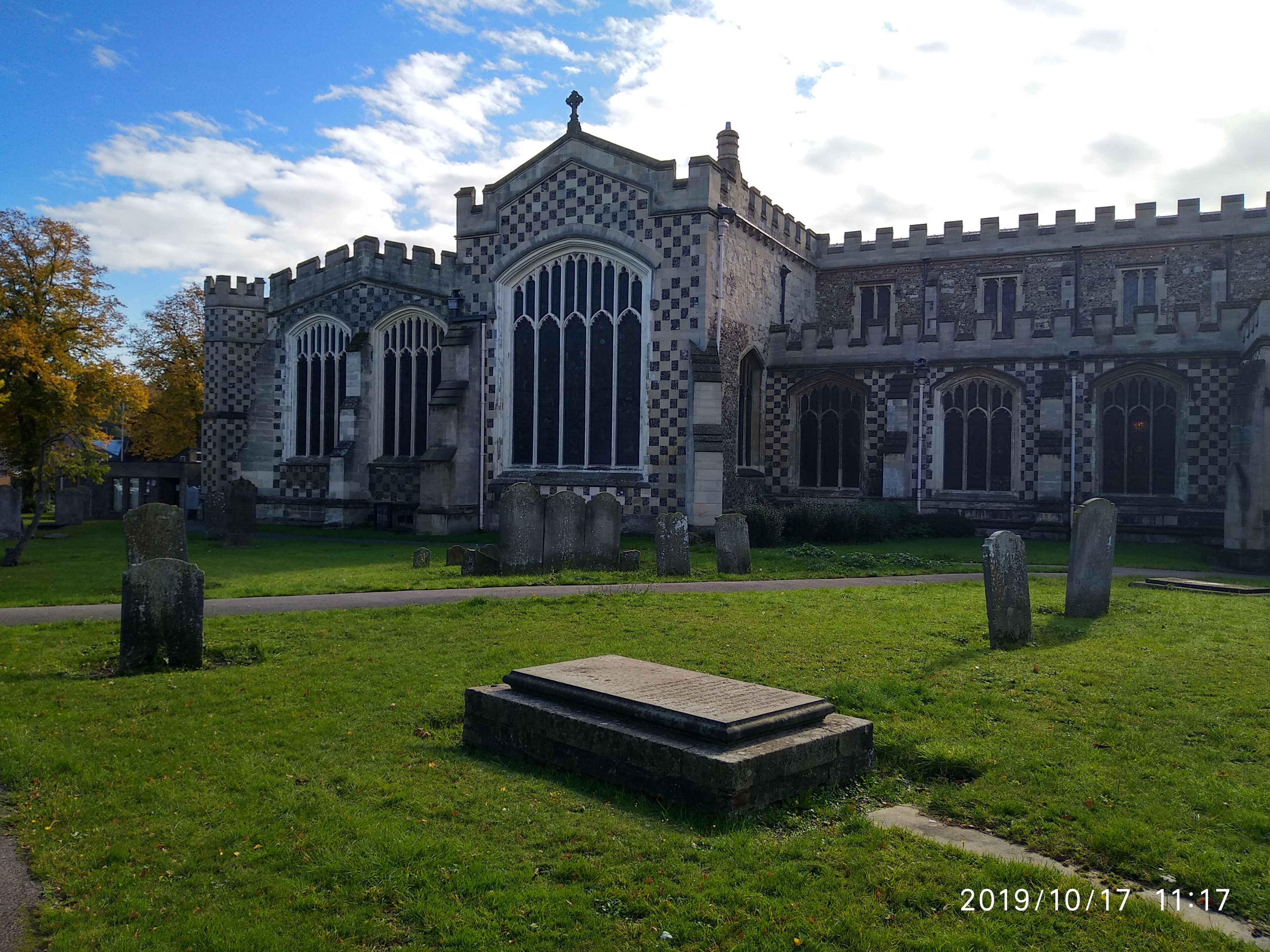 Monument, graves October's tree colours