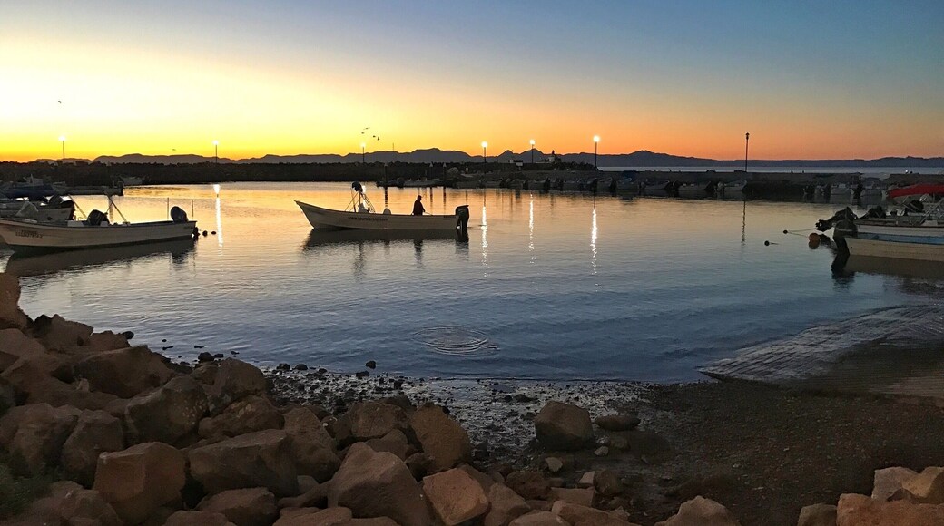 Early morning in the marina at Loreto Bay. Time for some fishing.