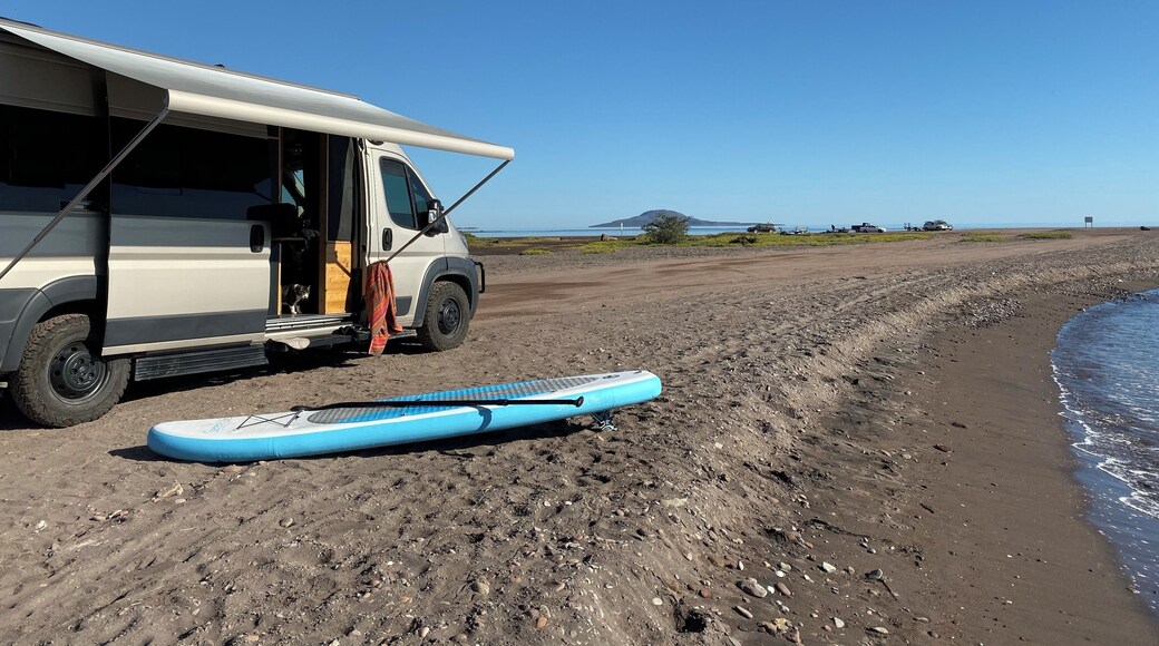 A nice spot to park for the day in Loreto BCS and paddle