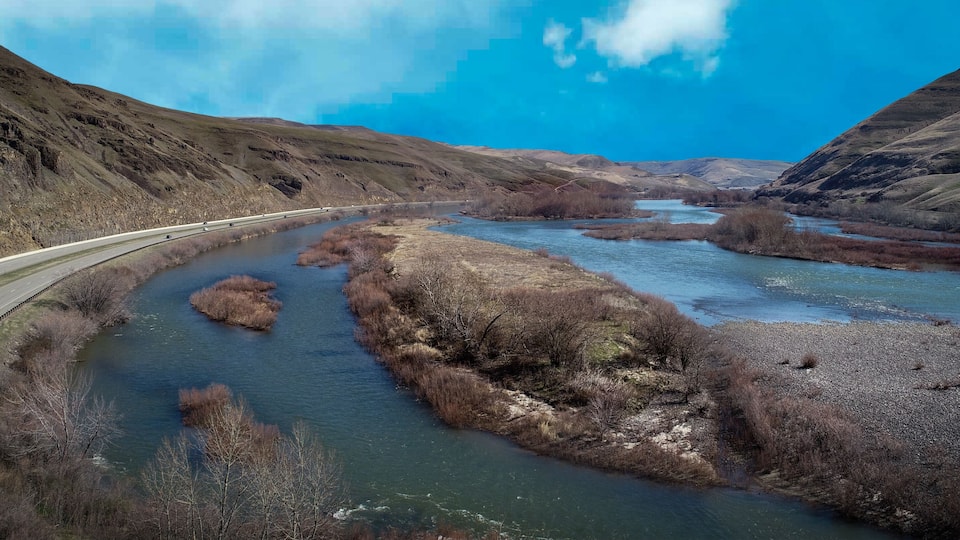 drone photo of Highway 95 and Highway 12 South of Lewiston along the Clearwater River