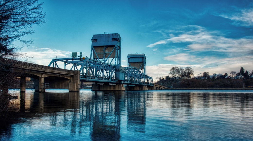 On a calm December day captured this image of the Snake River Bridge from Clarkston, Washington.