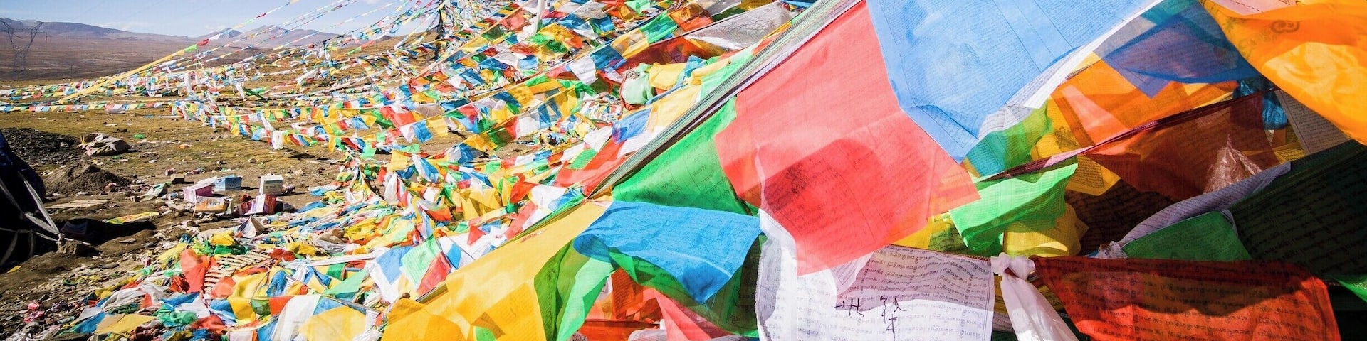 At each of the mountain ridges in the Tibetan Himalayas there's a burst of colour from the grey rocky landscape. #bvsexplore #bvsquad #tibet #color