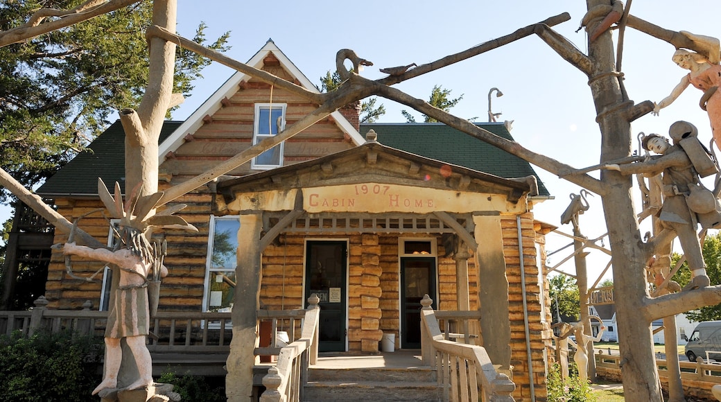 Kansas which includes a house