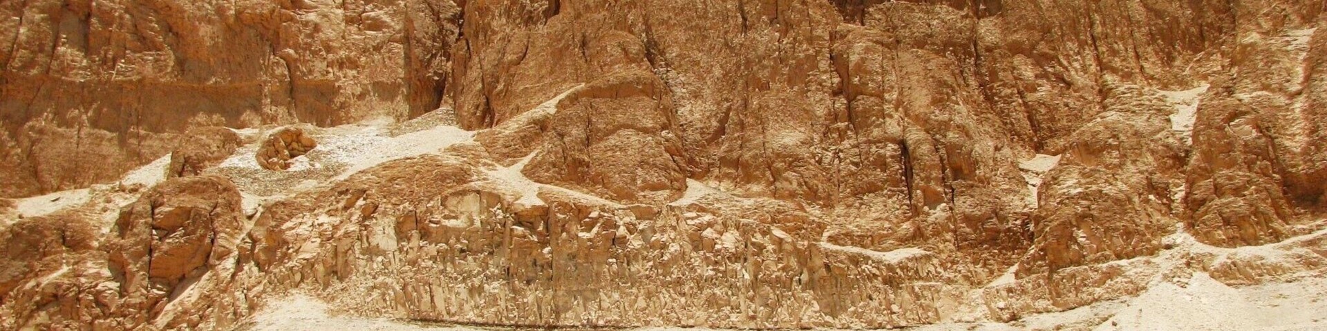 3500 years old UNESCO World Heritage Site located in Thebes, present day Luxur, the capital of Egypt during the period of the Middle and New Middle Kingdoms is a striking testimony of the Egyption civilization at it's height.
Queen Hatshepsut (1508–1458 BC) was the fifth pharaoh of the eighteenth dynasty. She came to the throne of Egypt in 1478 BC and is generally regarded by Egyptologists as one of the most successful pharaohs, reigning longer than any other woman of an indigenous Egyptian dynasty.
Had a great time exploring this site.