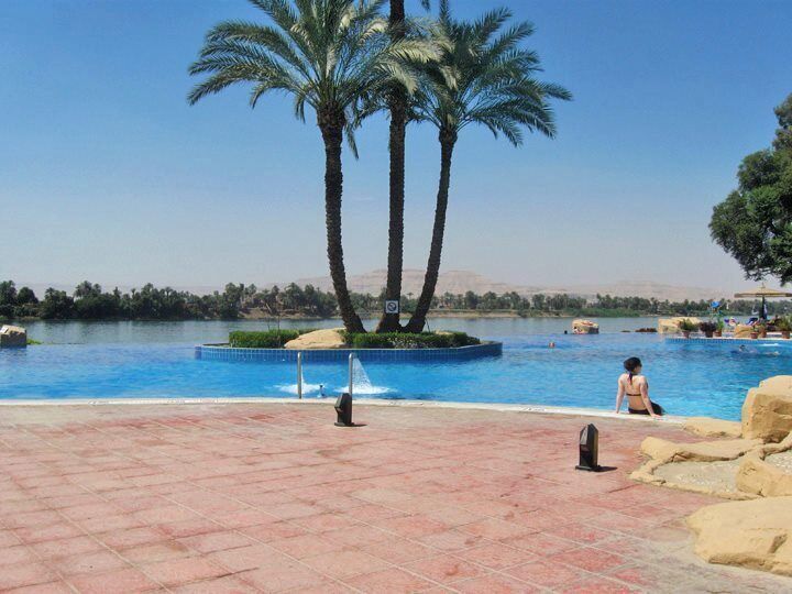 Infinity pool on the Nile, Maritim Jolie Ville.