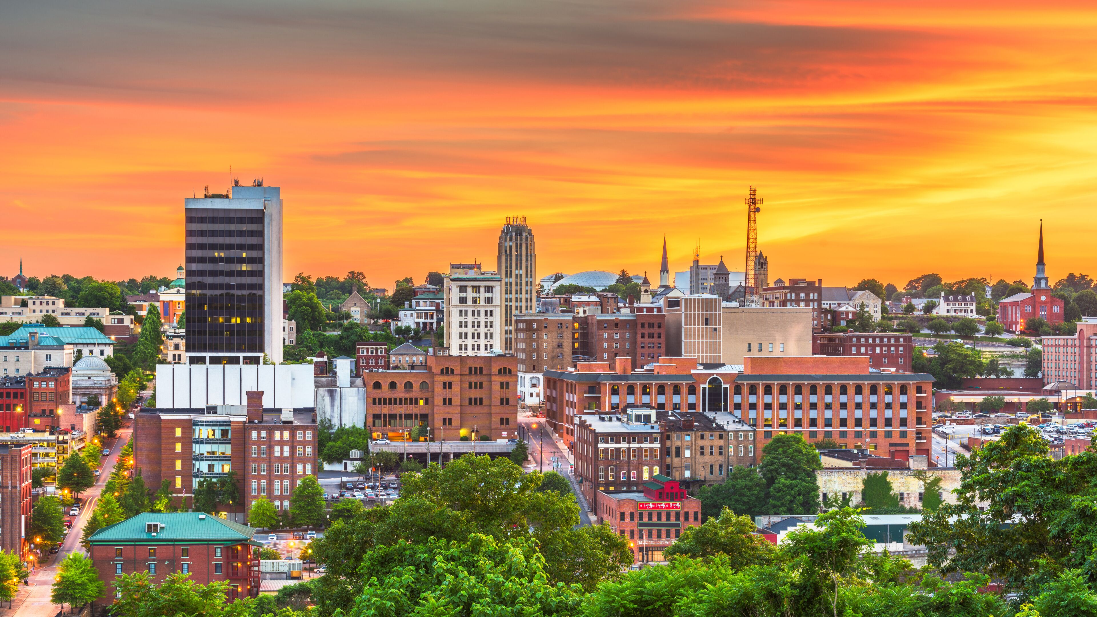 Lynchburg, Virginia, USA downtown city skyline