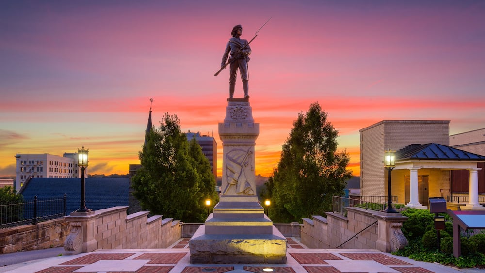 Lynchburg, Virginia, USA cityscape at Monument Terrace.